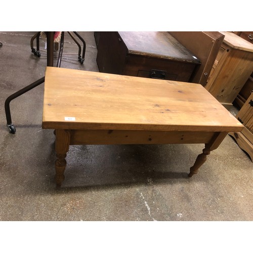 521 - Pine coffee table