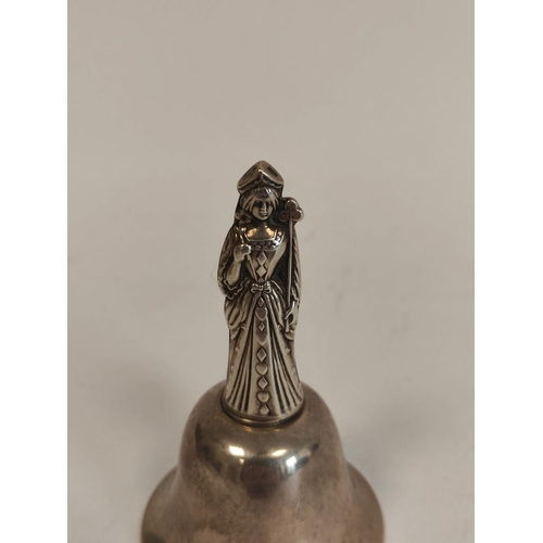 112 - Table bell with silver handle modelled as a Medieval saint by Levi & Salaman, Birmingham 1905. 7... 