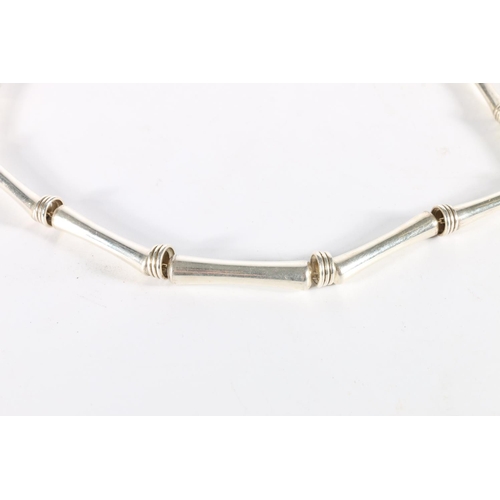 69 - Links of London sterling silver matching necklace and bracelet, London, 1968, 71g.