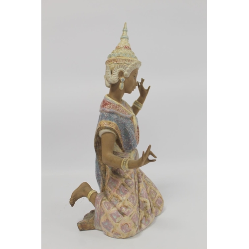 232 - Lladro Gres figure of a Thai girl kneeling by Vincente Martinez, no. 2069, impressed and printed mar... 