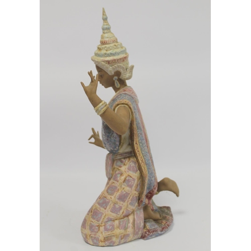 232 - Lladro Gres figure of a Thai girl kneeling by Vincente Martinez, no. 2069, impressed and printed mar... 