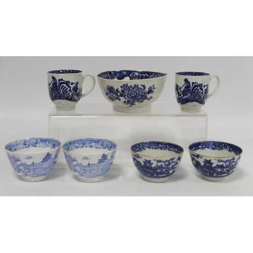 300 - Small collection of 18th and early 19th century English porcelain, comprising: two Worcester blue an... 