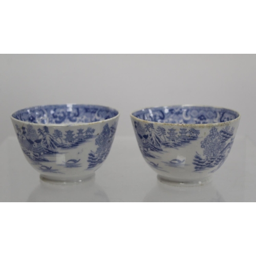 300 - Small collection of 18th and early 19th century English porcelain, comprising: two Worcester blue an... 