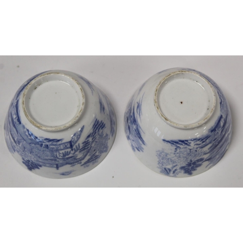 300 - Small collection of 18th and early 19th century English porcelain, comprising: two Worcester blue an... 