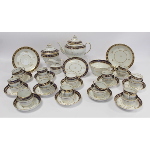 301 - Late 18th/early 19th century New Hall English porcelain tea set, pattern no. 243, with twist fluting... 