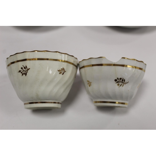 301 - Late 18th/early 19th century New Hall English porcelain tea set, pattern no. 243, with twist fluting... 