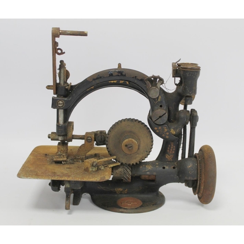 426 - Antique American Willcox & Gibbs sewing machine, poor condition.