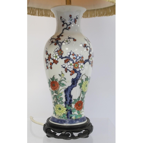 335 - Table lamp, the Oriental Wucai porcelain vase base decorated with branches of prunus blossom and flo... 