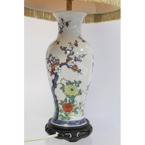 335 - Table lamp, the Oriental Wucai porcelain vase base decorated with branches of prunus blossom and flo... 