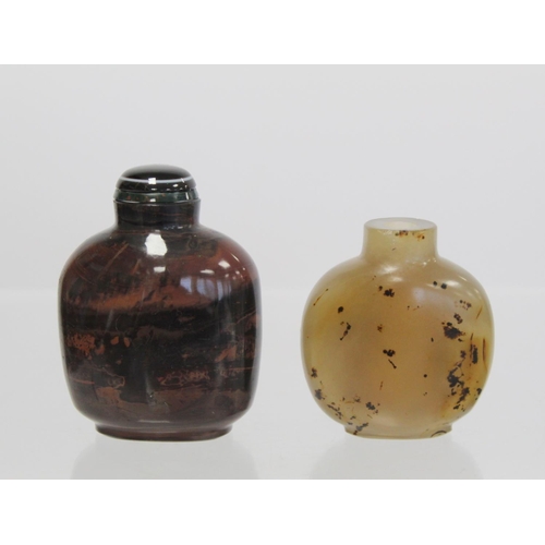 350 - 19th century Chinese black and brown streaked glass snuff bottle imitating agate with black stopper,... 