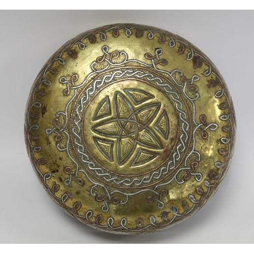 382 - A Mamluk Revival Damascus brass bowl of circular form, with incised and inlaid copper and white meta... 