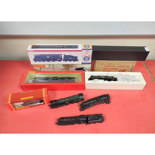 211 - Collection of 00 gauge model trains to include Hornby & Bachmann. Comprising of a Hornby BR S15 ... 