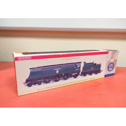 211 - Collection of 00 gauge model trains to include Hornby & Bachmann. Comprising of a Hornby BR S15 ... 