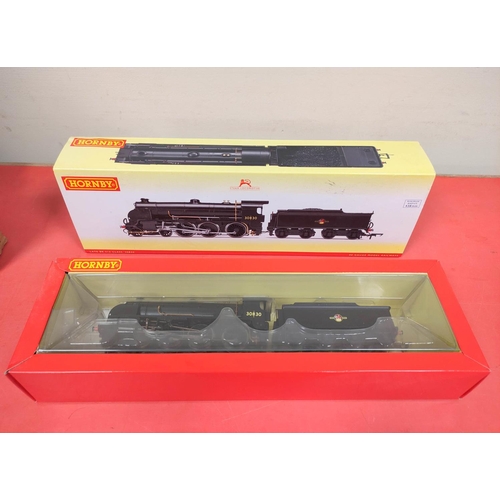 211 - Collection of 00 gauge model trains to include Hornby & Bachmann. Comprising of a Hornby BR S15 ... 