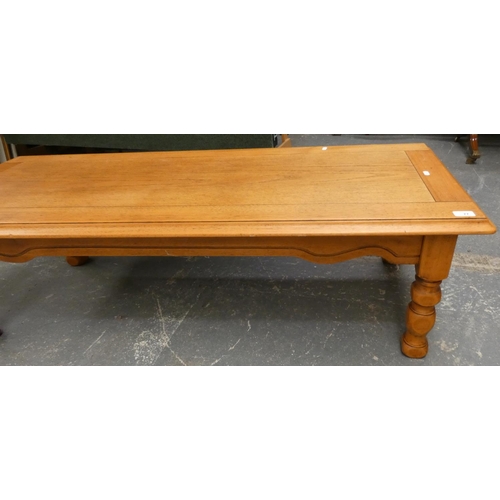 77 - Large pine coffee table.