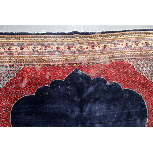 456 - Persian Sarouk/Sarough carpet, the hand knotted rug with a large medallion, with drop on cream, red ... 