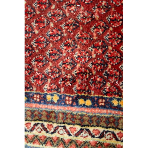 456 - Persian Sarouk/Sarough carpet, the hand knotted rug with a large medallion, with drop on cream, red ... 