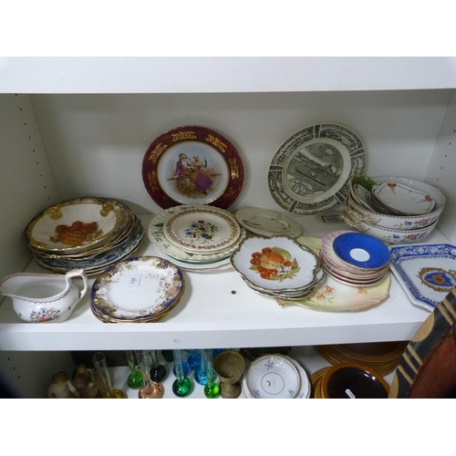 129 - Collection of decorative ceramics including Aynsley, Wedgwood, Crown Devon etc (one shelf).