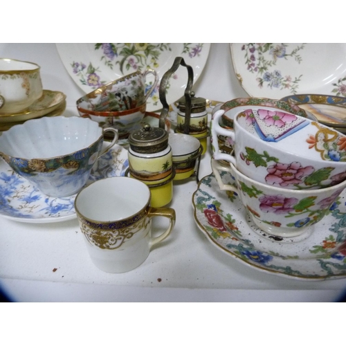 131 - Collection of decorative ceramics including Noritake, Royal Doulton, Royal Albert etc (one shelf).