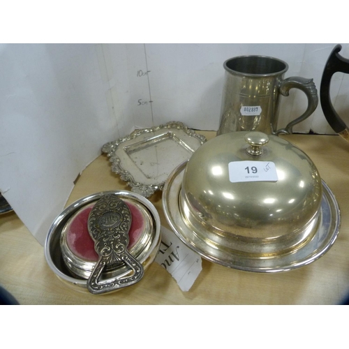 19 - Collection of EP to include three-piece tea set, muffin dish and cover, pewter tankard, coasters, wi... 