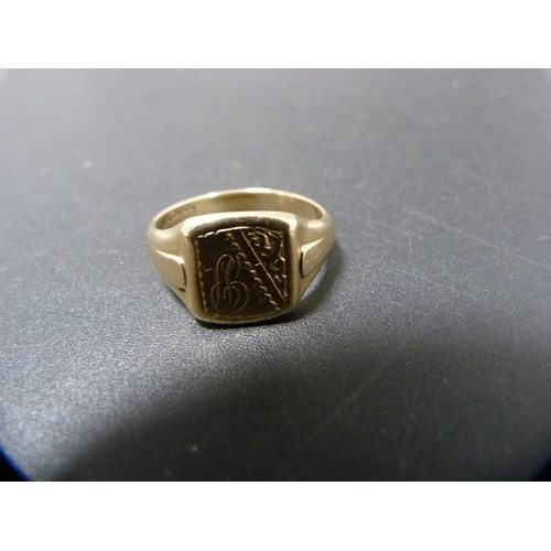 251 - Gent's 9ct gold signet ring, monogrammed, 7.5g.