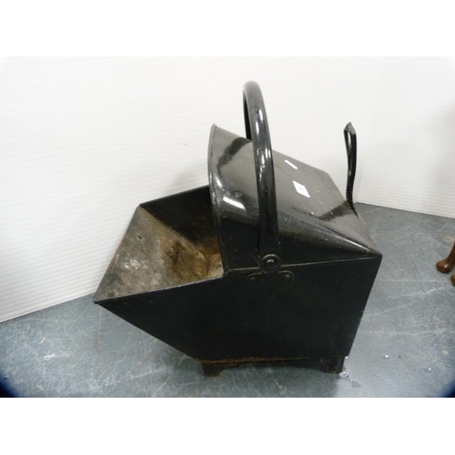 392 - Metal coal scuttle.