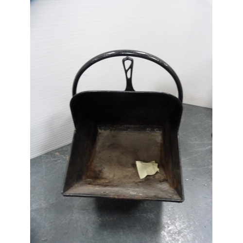 392 - Metal coal scuttle.