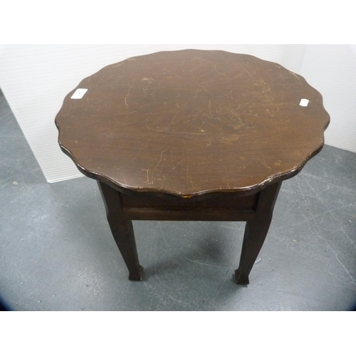 395 - Circular work table.