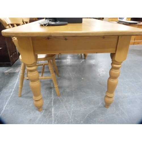 410 - Pine table.