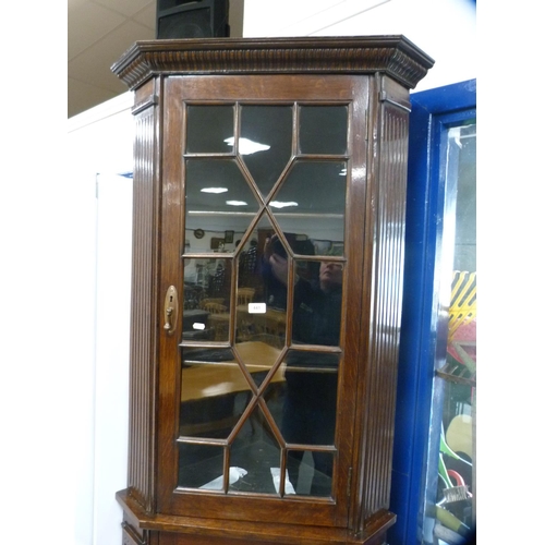 441 - Victorian floor-standing corner cupboard with glazed top section.