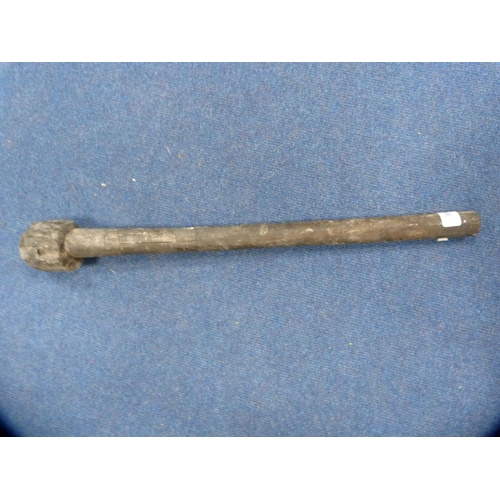 46 - Antique wooden fighting club, possibly of South Seas origin, with mushroom-shaped head, 58cm long.