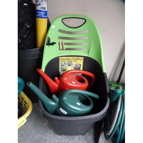 475 - Large quantity of garden tools to include brushes, snow shovel, dustbin, trolley, scarifier etc.