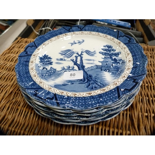 80 - Wicker hamper and a set of six 'Real Old Willow' pattern plates.