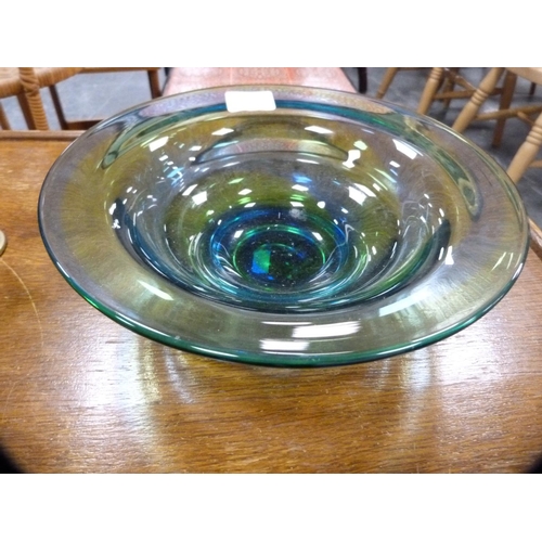 89 - Murano-style glass bowl and a pair of brass gallery surmounts.