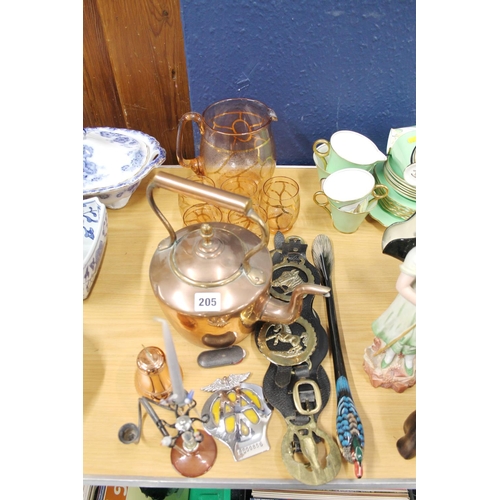 205 - Copper kettle, an AA badge, horse brasses, a liqueur set, etc.