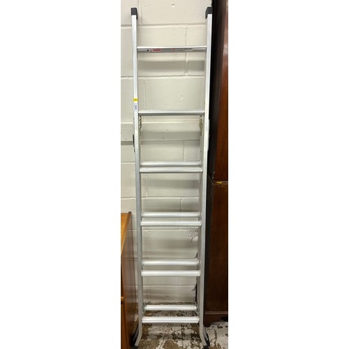 619 - Aluminum step ladder 