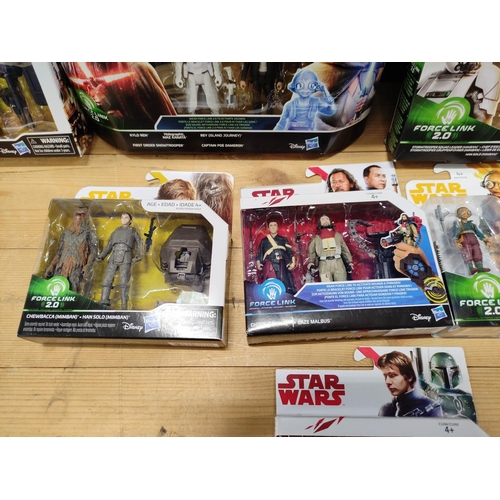 76 - Star Wars- Group of eight sealed Force Link & Force Link 2.0 Hasbro figures comprising of Starte... 