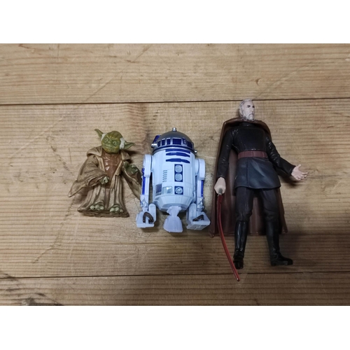 92 - Star Wars - Large box of contemporary Star Wars figures including Yoda, R2-D2 and Count Dooku.... 