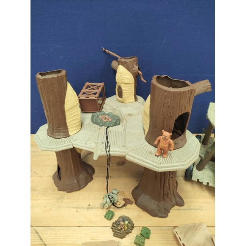 113 - Star Wars - Group of figures relating to planet Endor including Ewok Treehouse, 1984 Kenner Ewok Gli... 