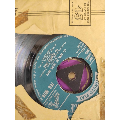 542 - Collection of singles to include Elvis Presley Hound Dog on purple and gold HMV 45-POP-249, Heartbre... 