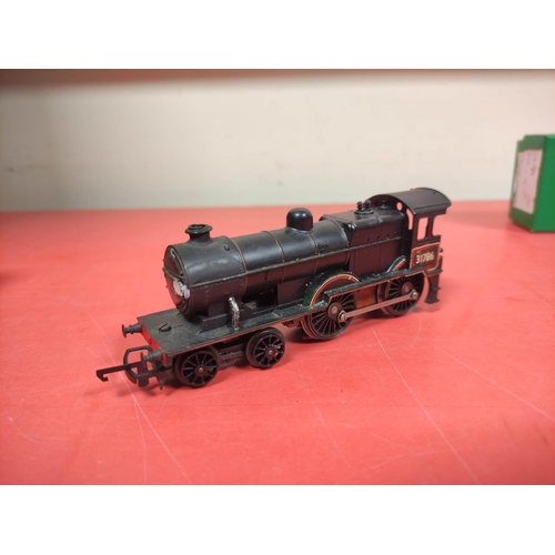 213 - Triang 00 gauge model trains comprising of a Triang BR 2-6-2 class locomotive R59, BR 0-4-4 class R7... 