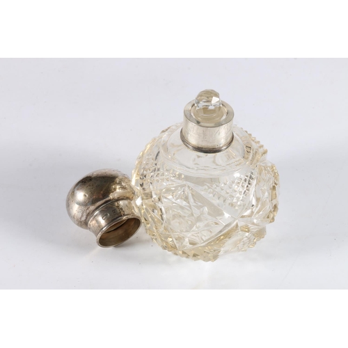 139 - Silver mounted cut glass toilet bottle, Henry Perkins and Sons, London, 1923.