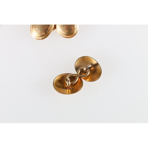 152 - Pair of 18ct gold cufflinks, J.T maker, Birmingham, 7.2g.