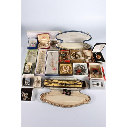 250 - Group of costume and other jewellery to include a carved bone necklace with stanhope showing six vie... 