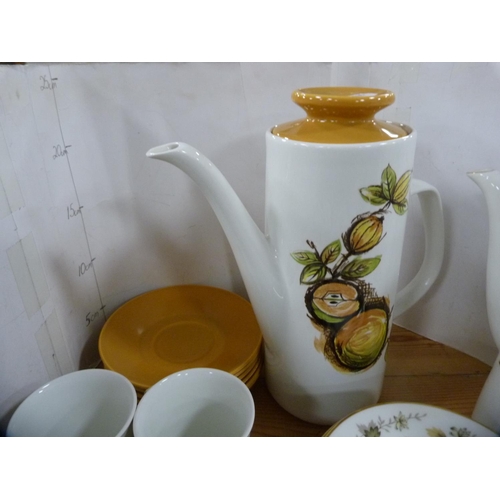 100 - China to include Royal Doulton part coffee set, Meakin part coffee set and two modern oviform vases ... 