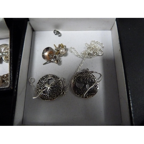 208 - Assorted jewellery to include faux pearl stick pins, silver earrings etc.