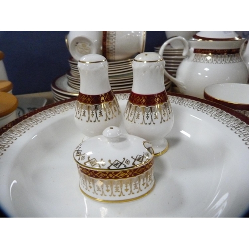 37 - Quantity of Royal Grafton 'Majestic' pattern table and dinnerwares.