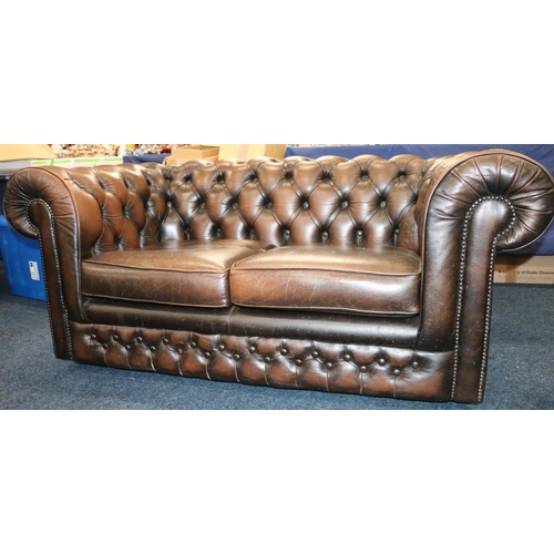 635 - Chesterfield sofa.