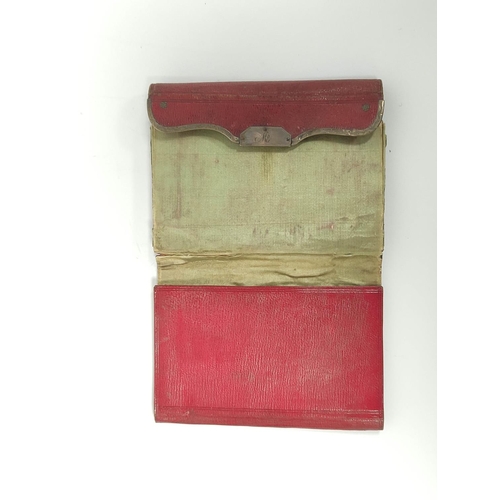 10 - Georgian morocco purse or wallet with silver initialled mounts, with green silk lining, c1790, 11.5m... 