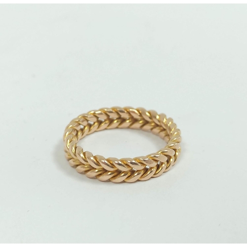 118 - Gold double twist band ring of deceptive appearance, probably 18ct. 7g. size 'T'